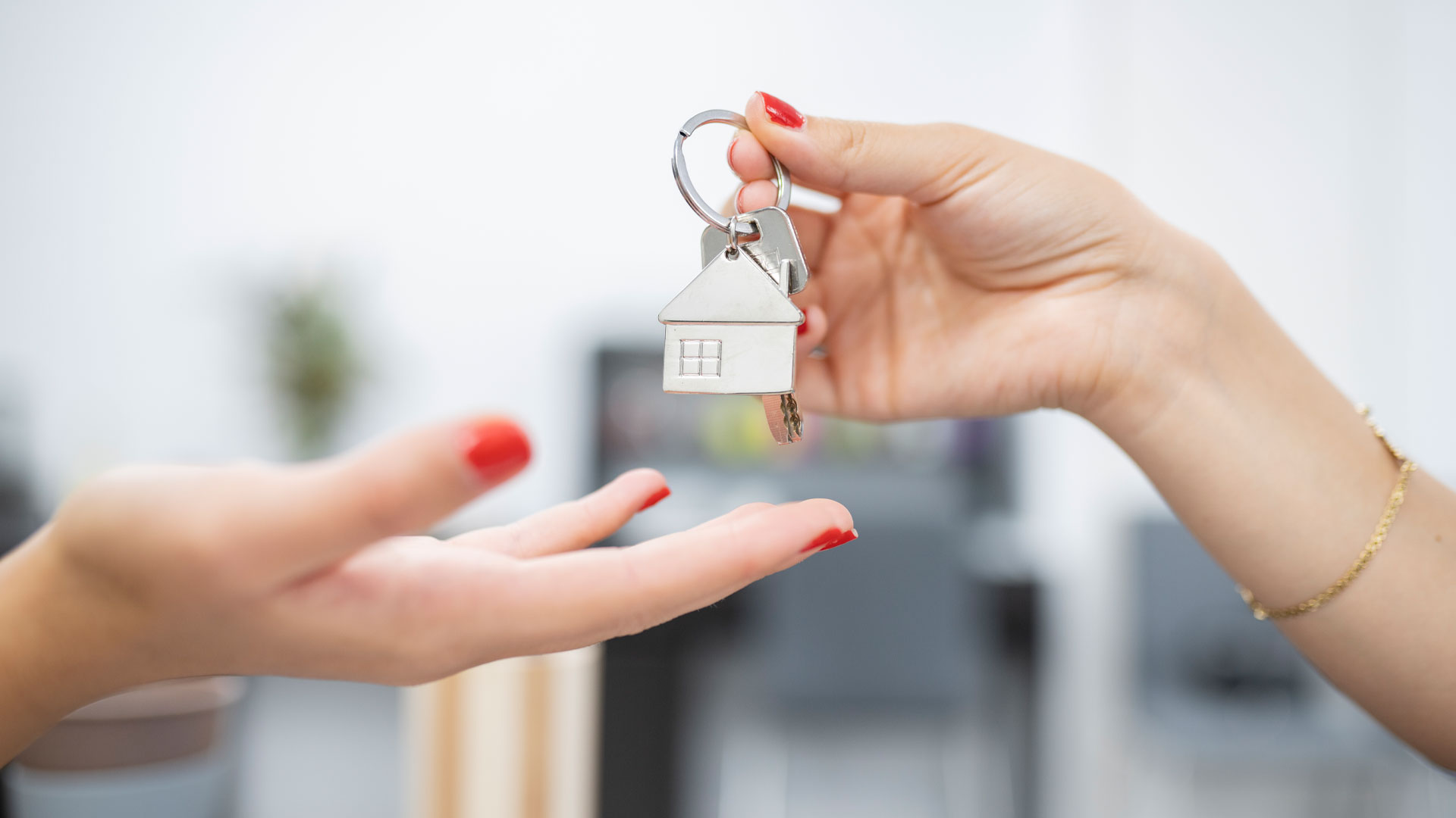 Beim-Immobilienverkauf-geht-es-darum,-eine-Immobilie-wie-beispielsweise-ein-Haus-oder-eine-Wohnung-zu-verkaufen